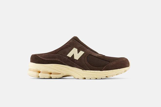 New Balance 再次为 2002R Mule 推出9款全新配色！