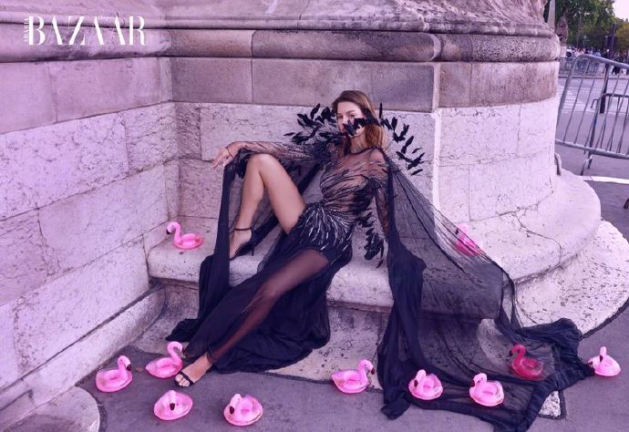 Ophelie Guillermand出镜Harper's Bazaar 2023 阿拉伯版11月刊杂志大片