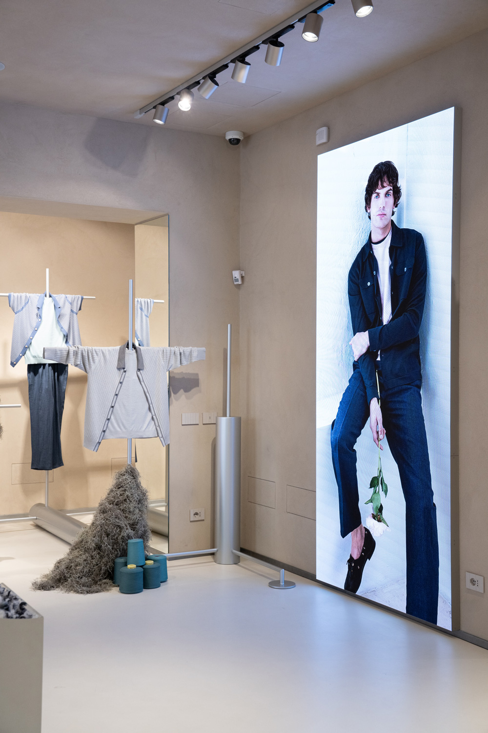 PIACENZA集团米兰新总部启用，SS27男装时装周瞩目发布